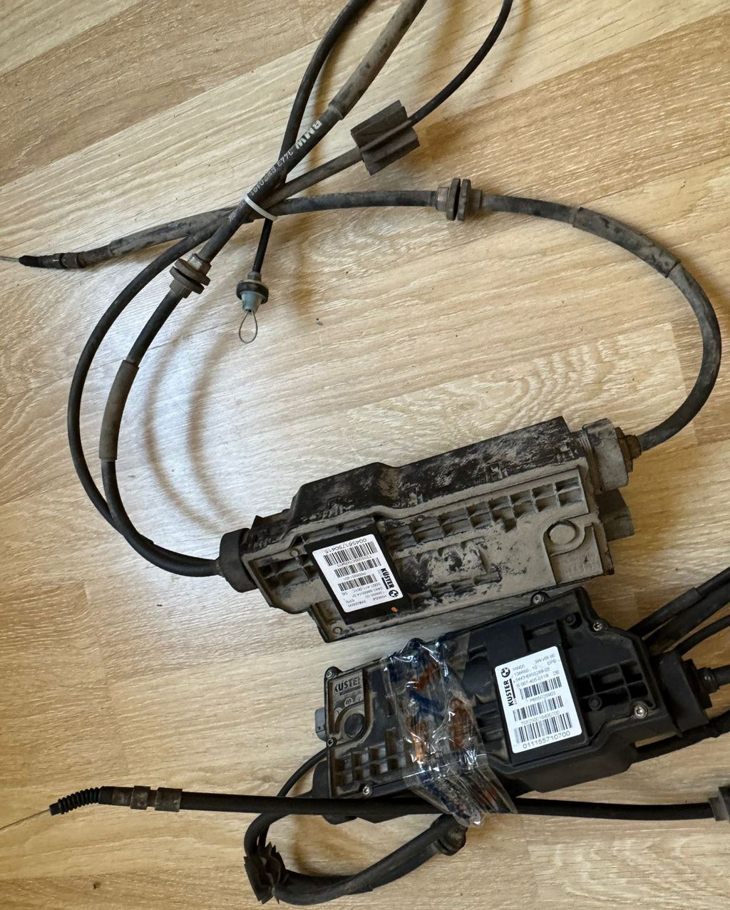 34436850289-ve-34436882007-oem-kodlu-el-fren-modulleri-epb