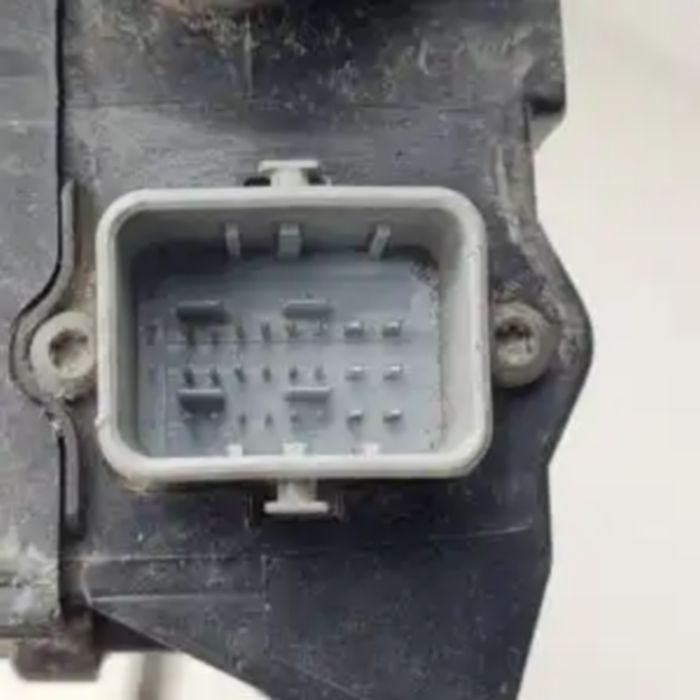 orijinal-cikma-renault-scenic-el-fren-motoru-garantili-epb-el-fren-motoru-tamiri