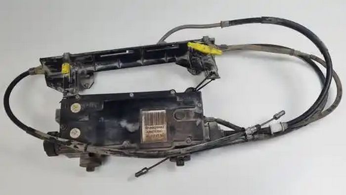 renault-scenic-elektronik-el-fren-motoru-epb-cikma-ve-garantili-tamir