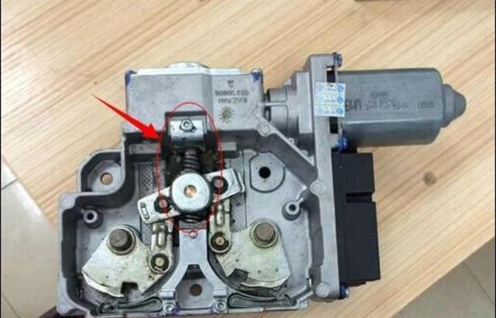 bmw-7-serisi-el-fren-motoru-tamiri-elektronik-park-freni-onarimi