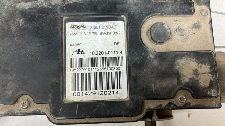 ford-focus-c-max-el-freni-motoru-arizasi-su-almis-epb-karti-tamir-edilebilir-mi