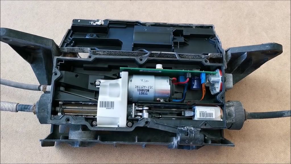 renault-scenic-el-fren-motoru-tamiri-elektronik-park-freni-onarimi-dirilis-elektronik